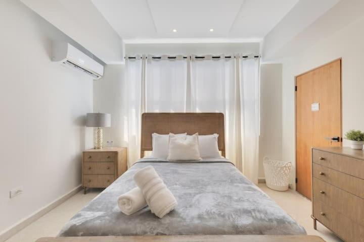 Amazing Group Near Beach, Nightlife For 18 Villa San Juan