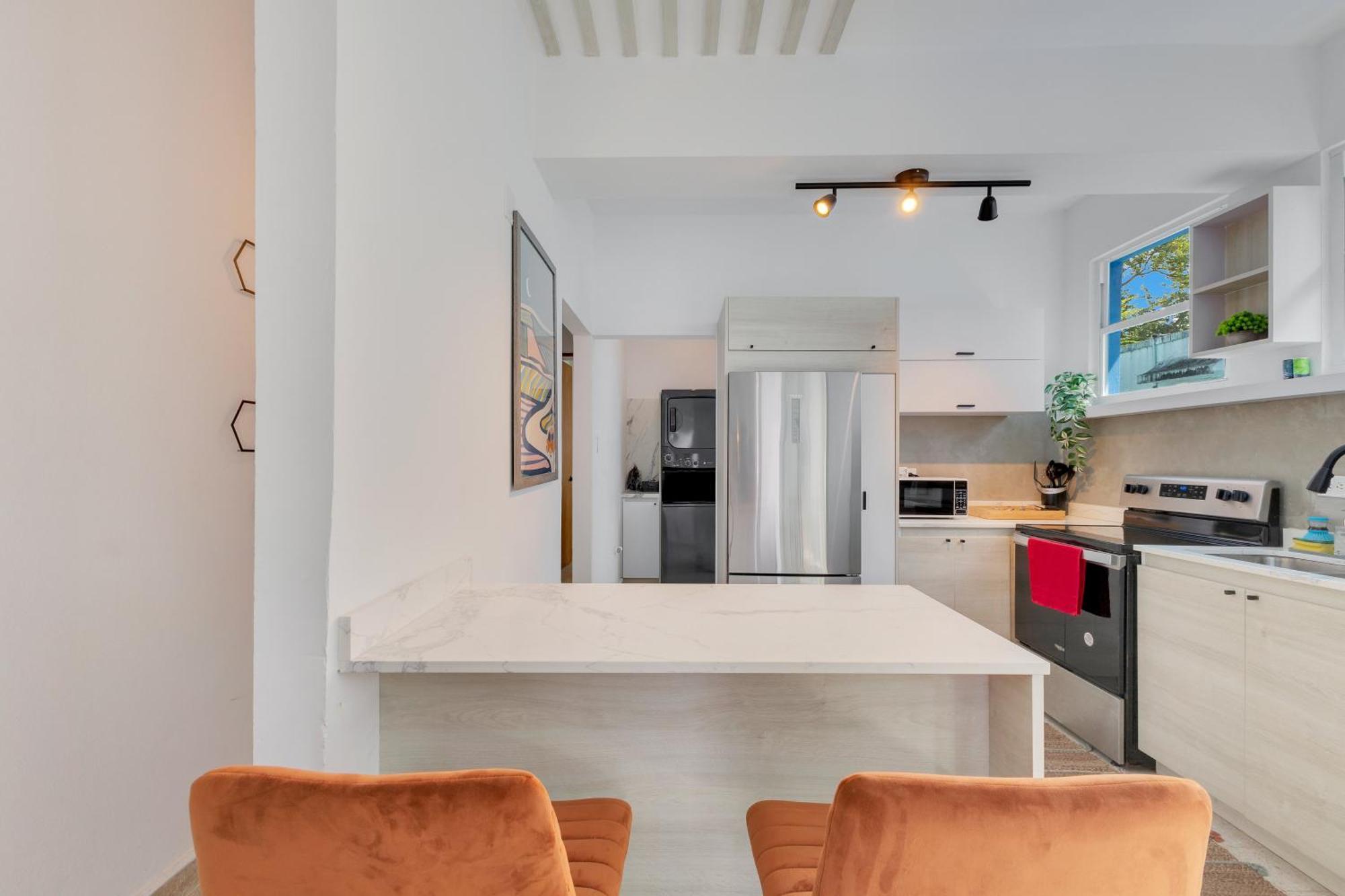 Villa Amazing Group Near Beach, Nightlife For 18 *
