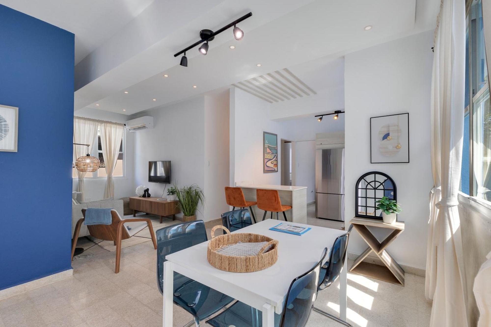 Villa Amazing Group Near Beach, Nightlife For 18 *