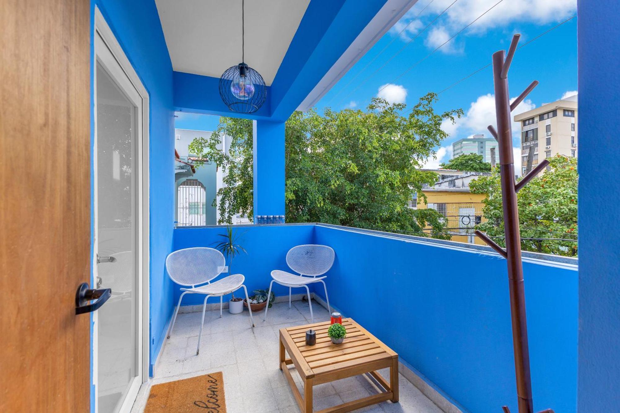 Villa Amazing Group Near Beach, Nightlife For 18